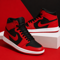 รองเท้าผ้าใบหุ้มข้อ (High-Top Sneakers)  โทนสี แดง-ดำ